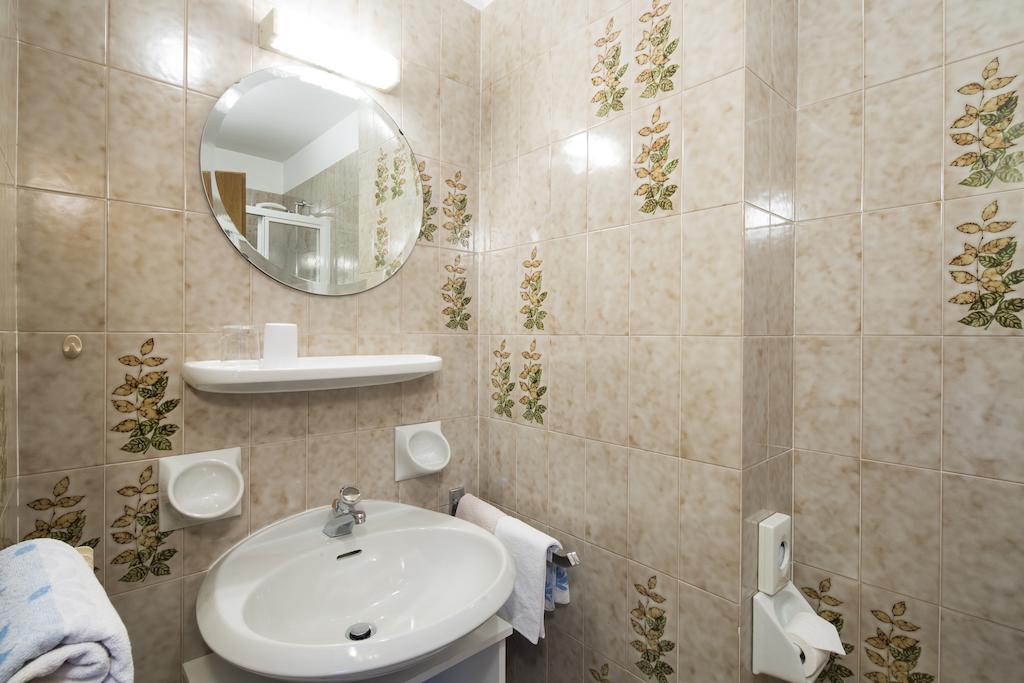 Hotel Ciasa Iris Colfosco Pokój zdjęcie